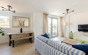 2 Bed Shoreditch Skyline Modern Flat By Station